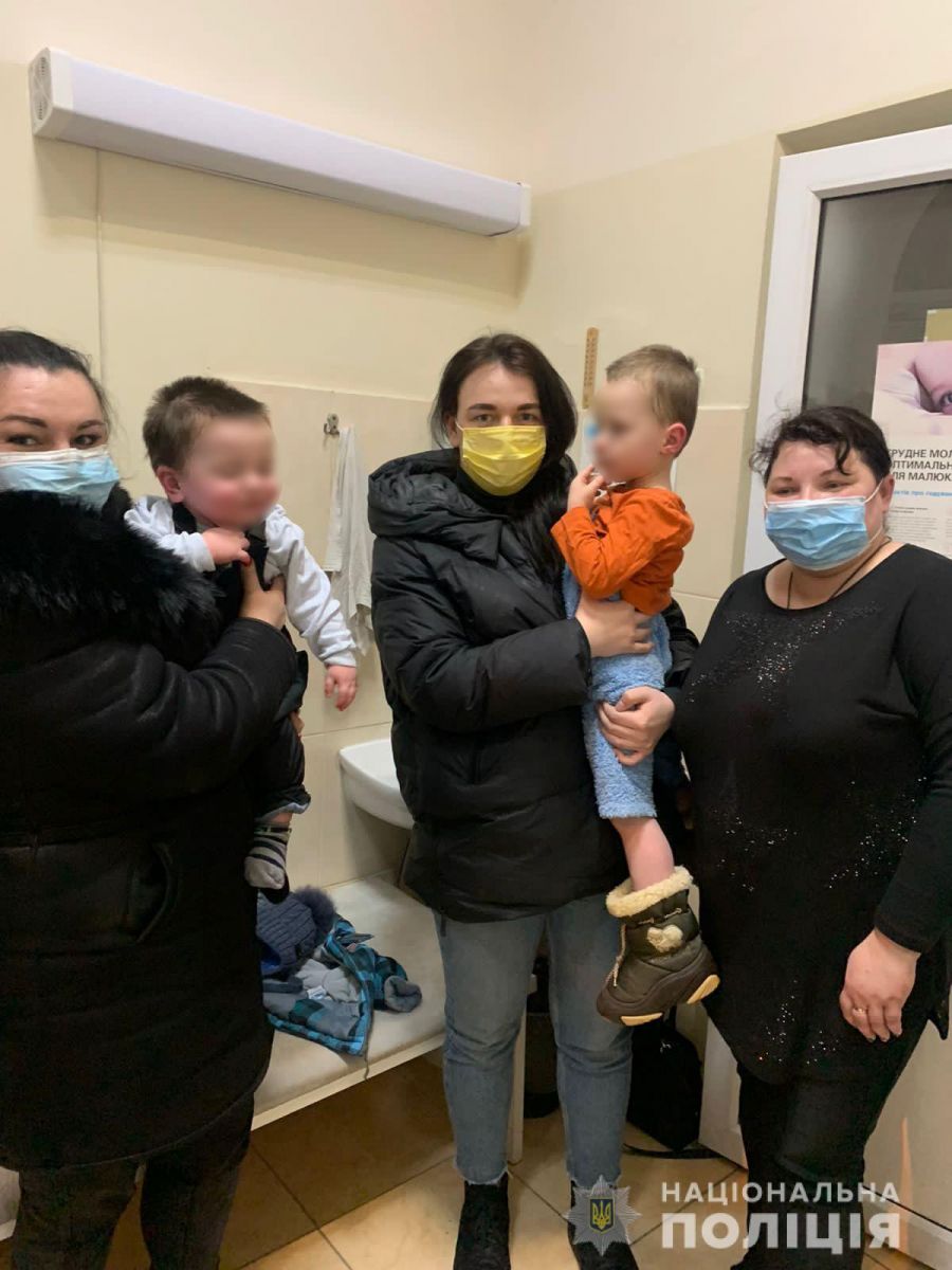 Голодных малолетних детей изъяли из семьи в Харькове
